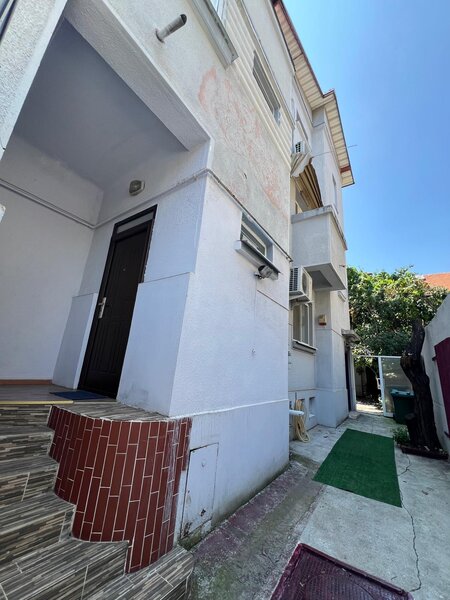 Calarasilor- Piata Muncii, vila 8 camere singur curte si teren 197 mp,